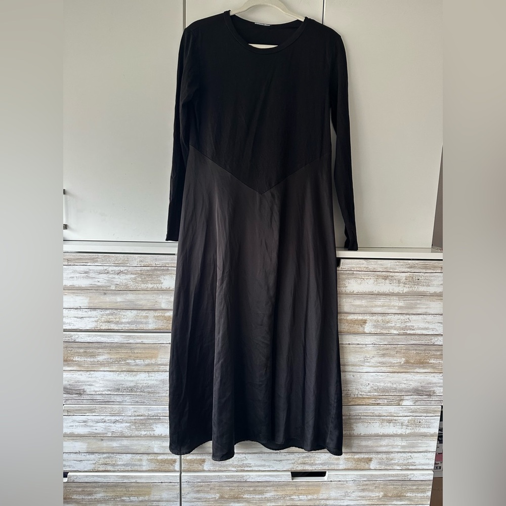š¤ Zara Black Midi Dress Size M Long Sleeve Fit & Flare Minimalist Dress